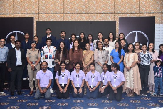 Shilpi Goel with her team and guests at healthy recipe workshop with Mercedes at Mayfair, Raipur